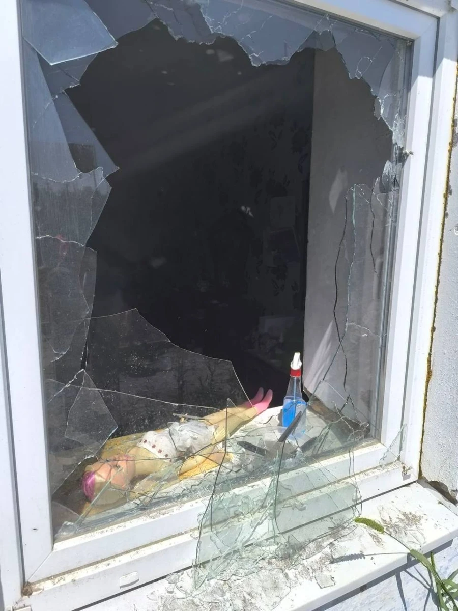 Життя після обстрілу: чи вдається жителям Одеського району відновити своє житло