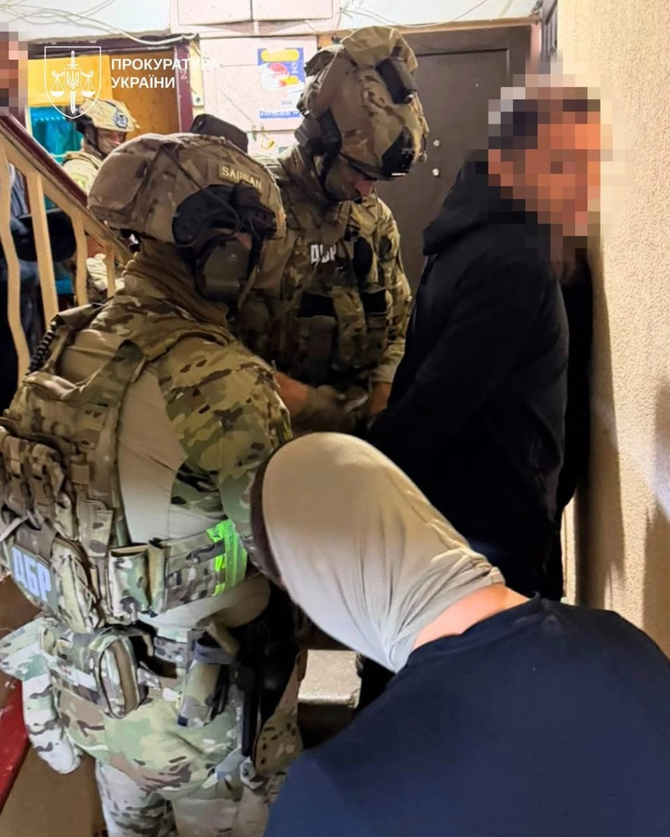Збивали на авто та катували людей: в Одесі викрили працівників ТЦК