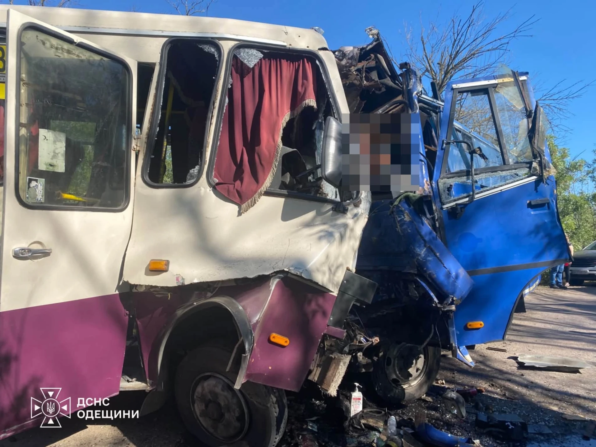 Біля Міжлиманського зіткнулися два автобуси: двоє загиблих і понад 20 поранених