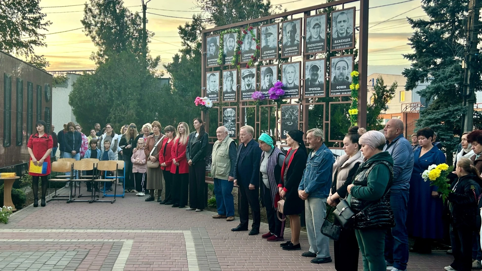 «Герой громади»: у Біляївці передали відзнаки родинам загиблих військових