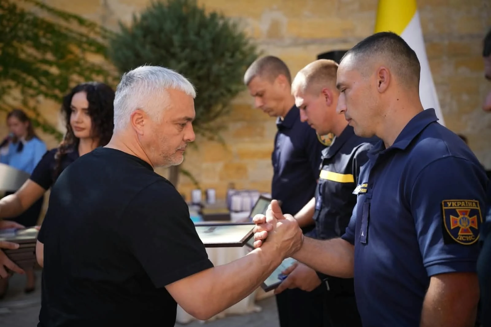 П’ятьох працівників ДСНС із Біляївки нагородили до Дня рятувальника