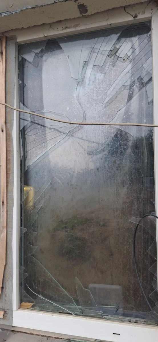 Життя після обстрілу: чи вдається жителям Одеського району відновити своє житло
