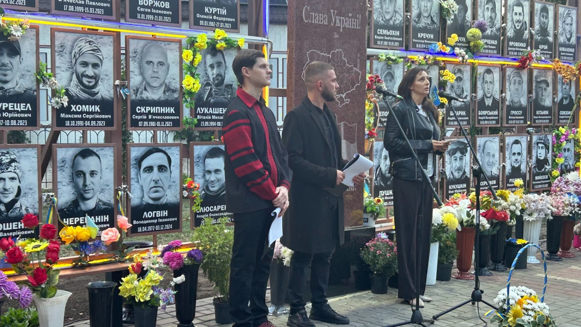 «Герой громади»: у Біляївці передали відзнаки родинам загиблих військових