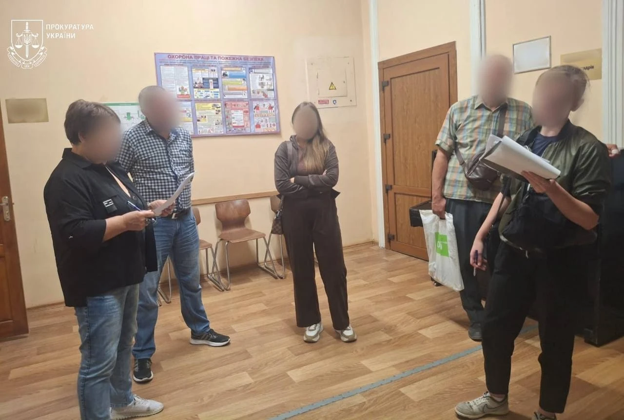 Лікаря і медсестру в Одесі підозрюють у схемі з оформленням інвалідності за 3000 доларів