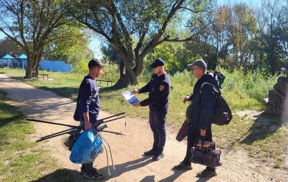 Офіцери-рятувальники провели інформаціну роботу біля водойм