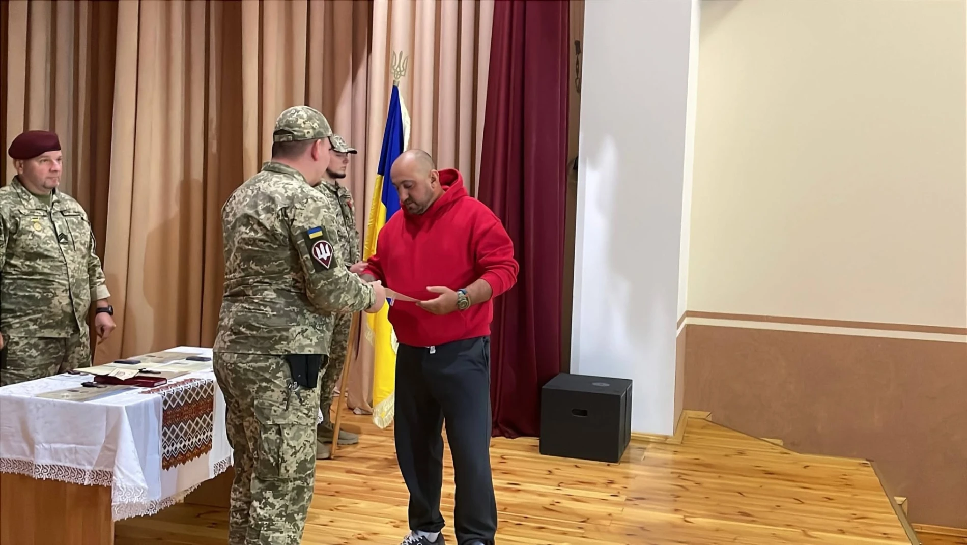 У Біляївці нагородили військових і ветеранів: відзнаки отримали семеро захисників