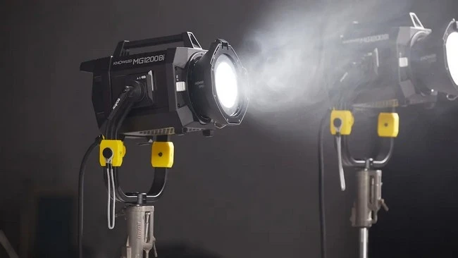 Світлодіодні моноблоки Aputure STORM та Godox KNOWLED: порівняння екосистем Sidus Link і Godox Light