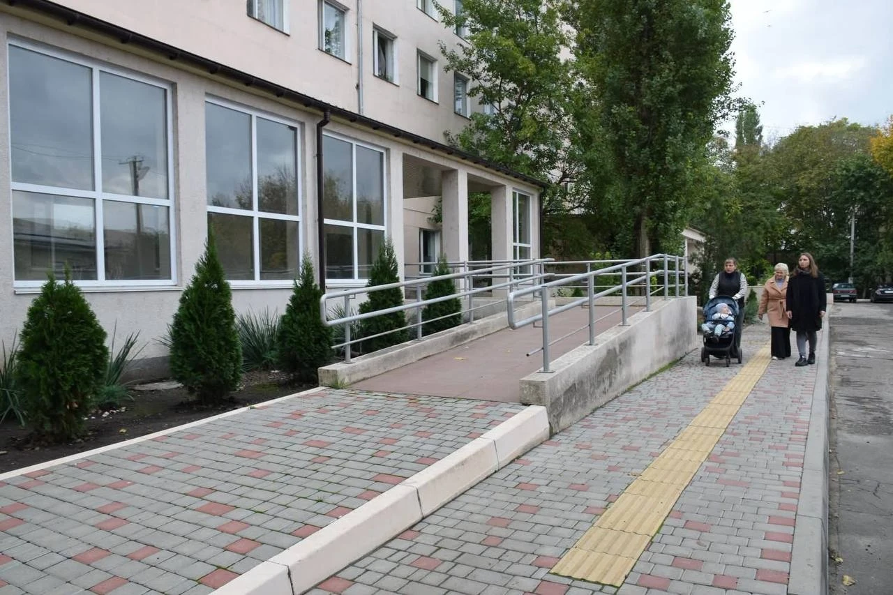 Наскільки зручно пересуватися Біляївкою: у місті провели перевірку доступності