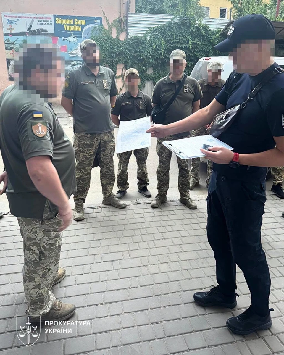 Збивали на авто та катували людей: в Одесі викрили працівників ТЦК