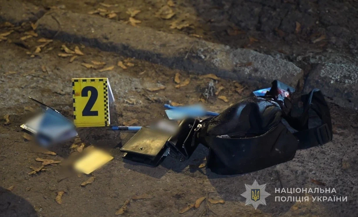 Слідчі дії відносно 19-річного чоловіка, якого підозрюють у вбивстві