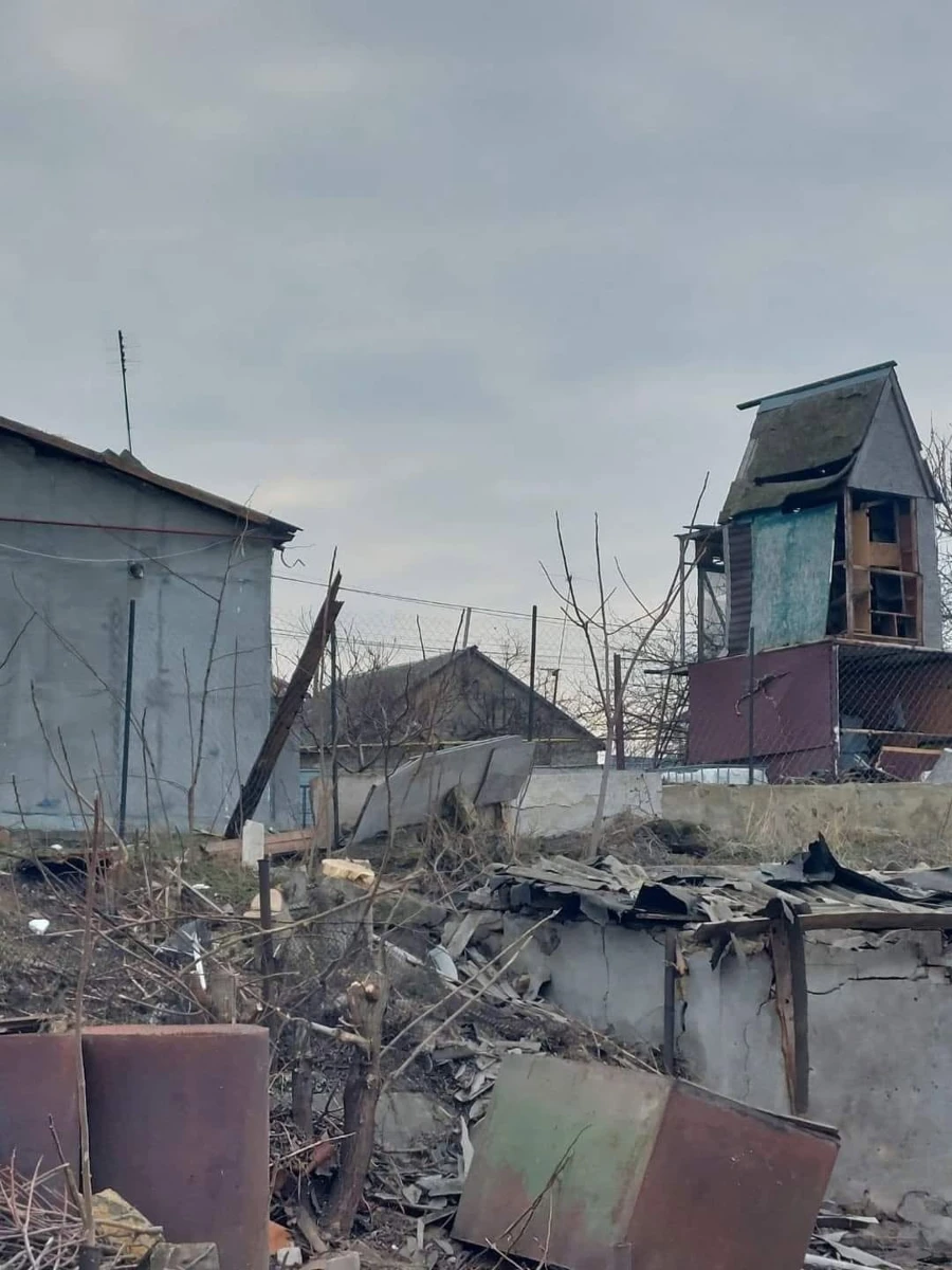 Життя після обстрілу: чи вдається жителям Одеського району відновити своє житло
