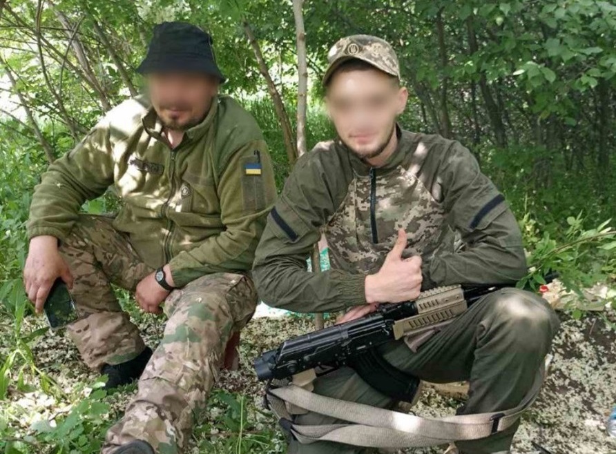 Мабут з побратимом