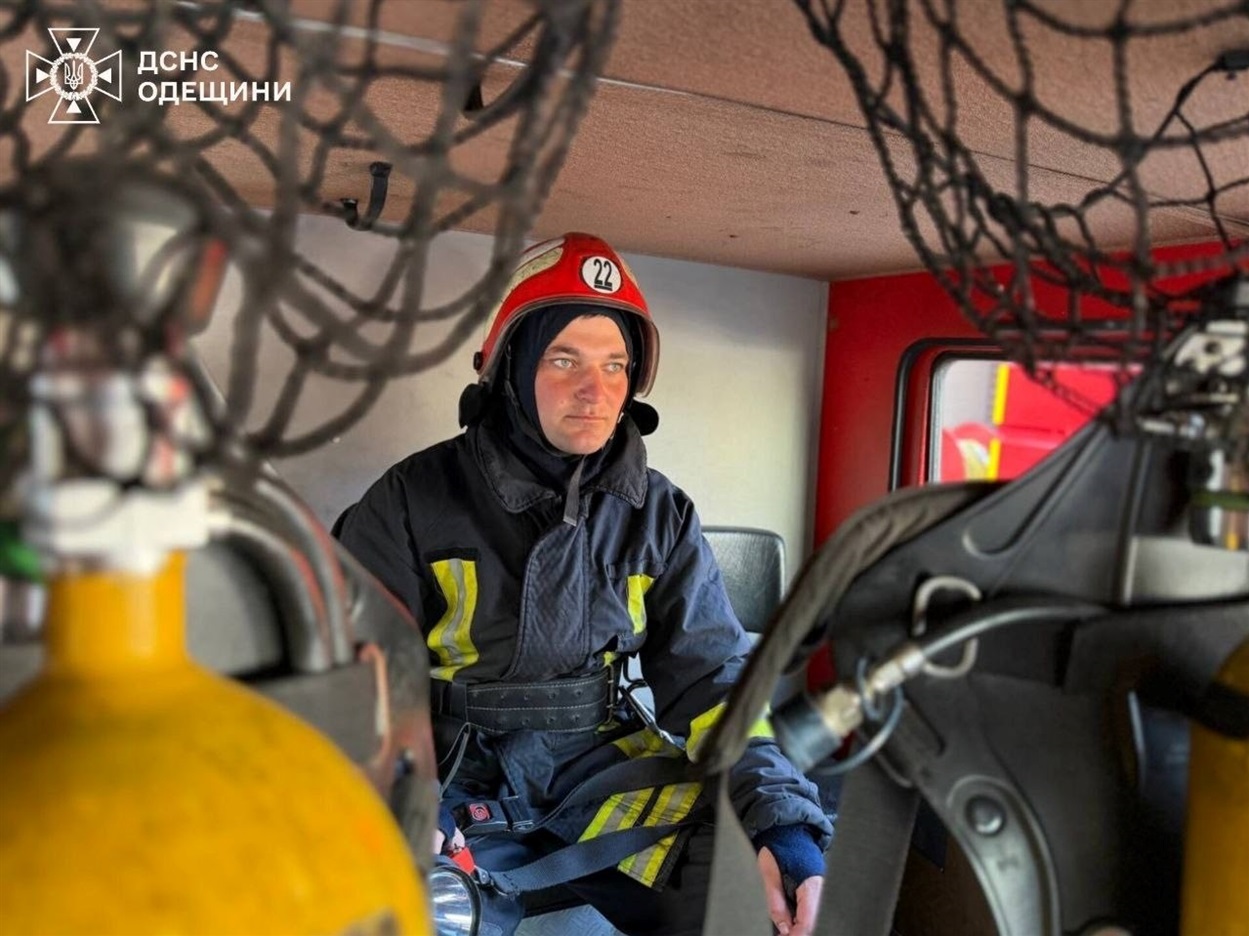 «Треба бути тут»: історія рятувальника з Чорноморська Дениса Пронози