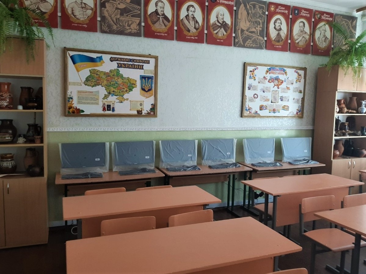 Нові ноутбуки в школі №2