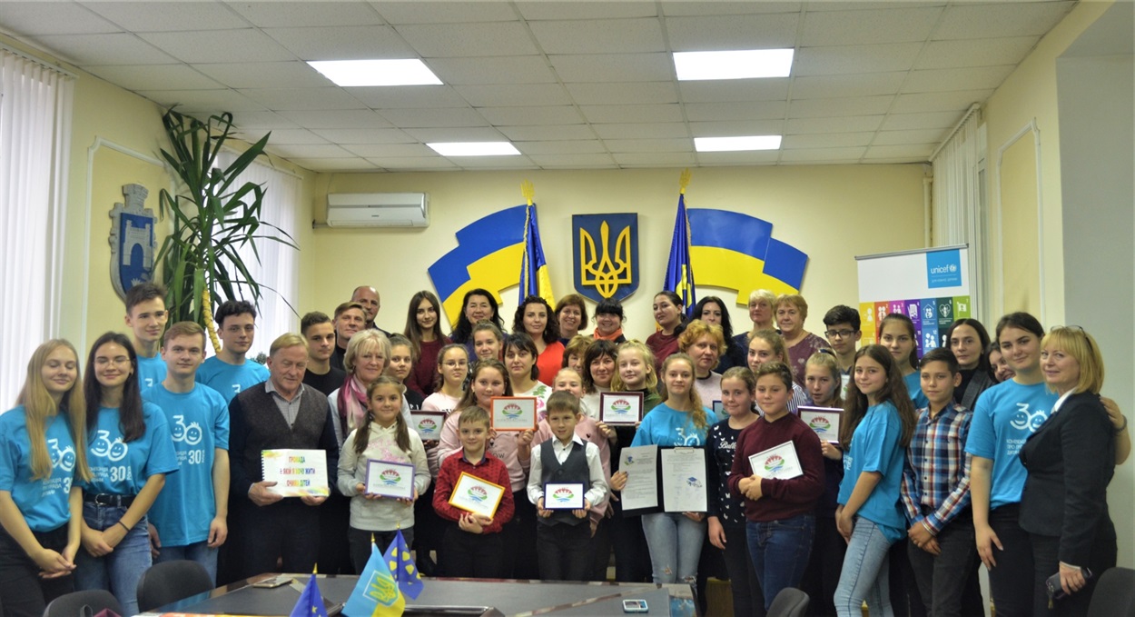 Учасники дня молодіжного самоврядування та конкурсу "Кращий клас року" Біляївської громади