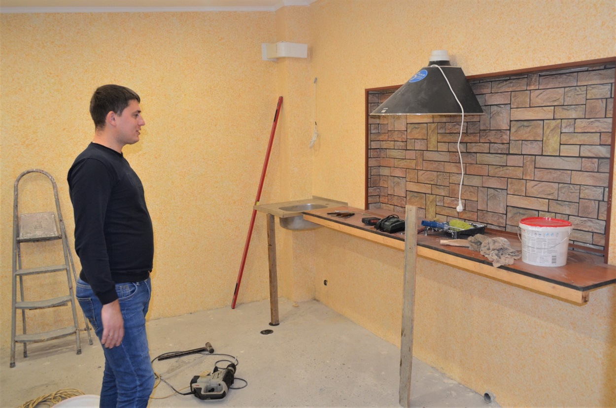 Майбутня кімната відпочинку, де зараз триває ремонт