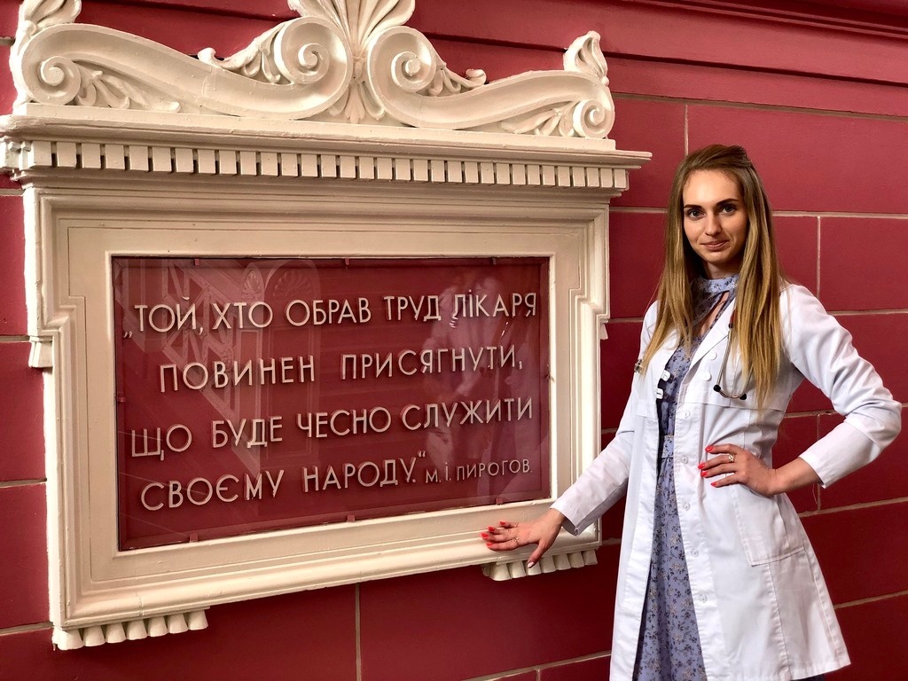 Цьому вчили дівчину в медичному університеті 