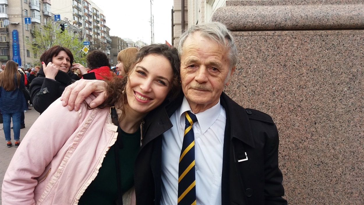 Мєр’єм Джалілова разом з Мустафою Джемілєвим, лідером кримськотатарського народу