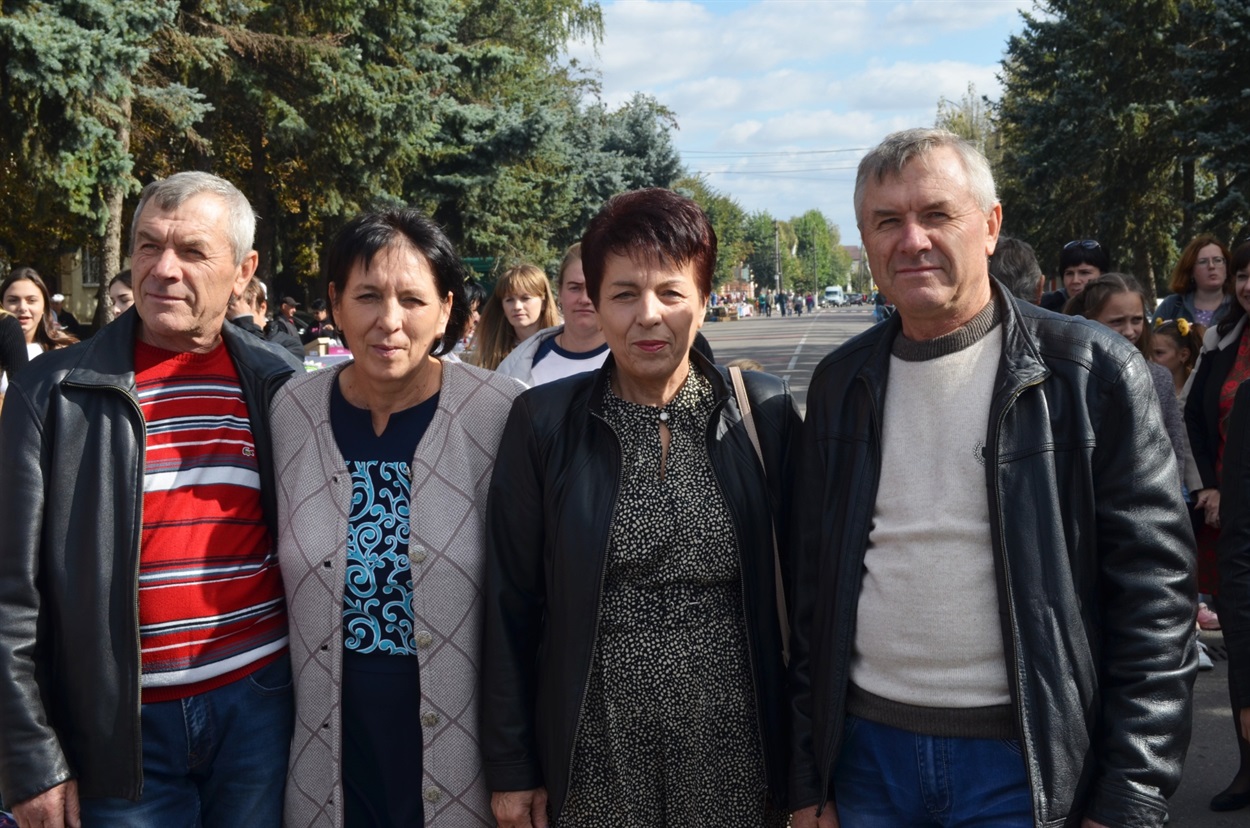 Брати Анатолій та Узюма, сестри Надія та Віра Вербицькі (дівоче прізвище)
