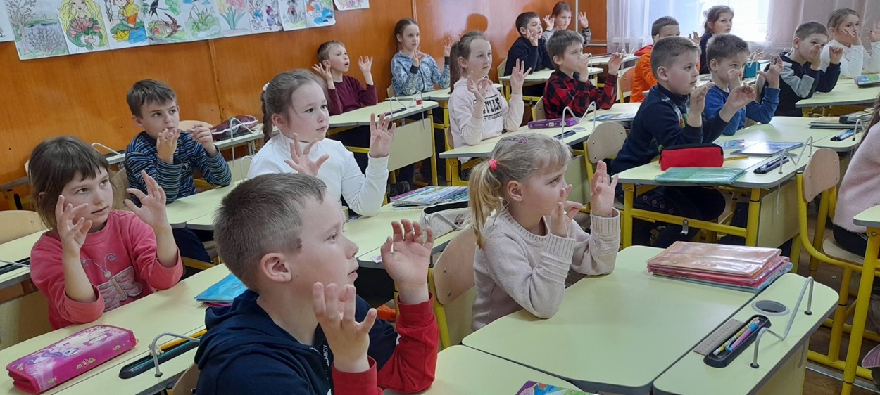 Під час заняття  у класі з логопедом і психологом