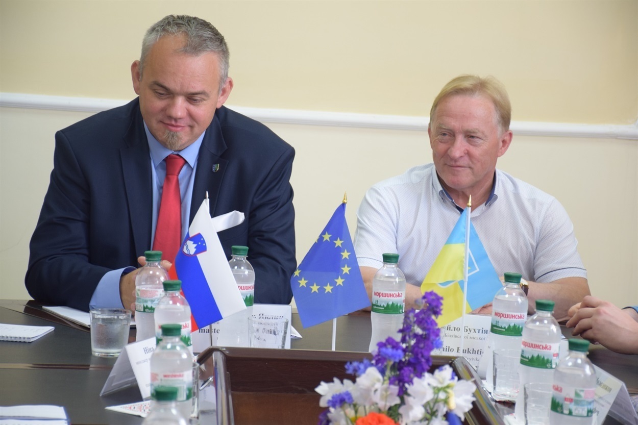Перше міжнародне партнерство - з селищем Велика Поляна, Словенія