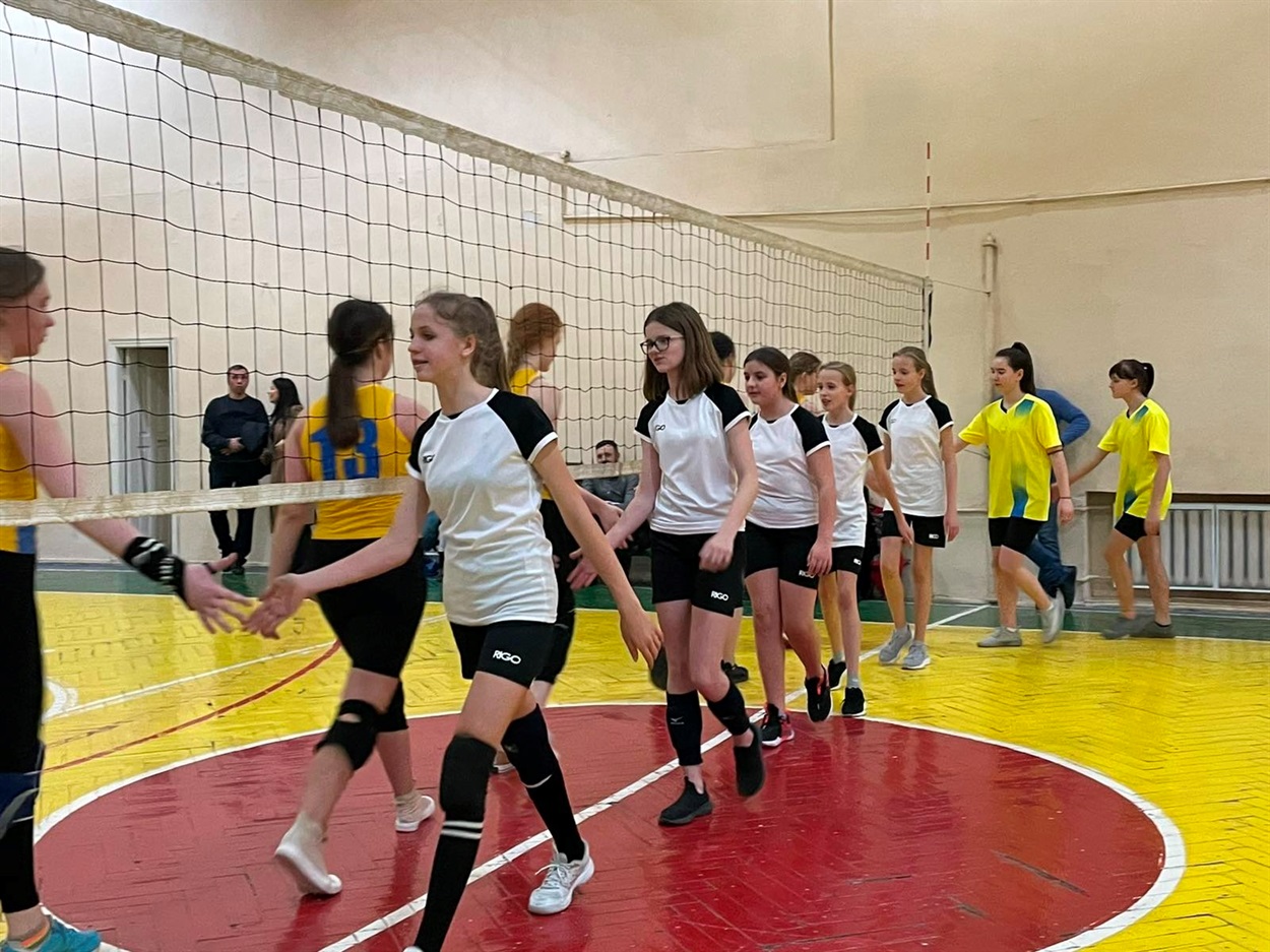 Команда дівчат-волейболісток з Біляївки 