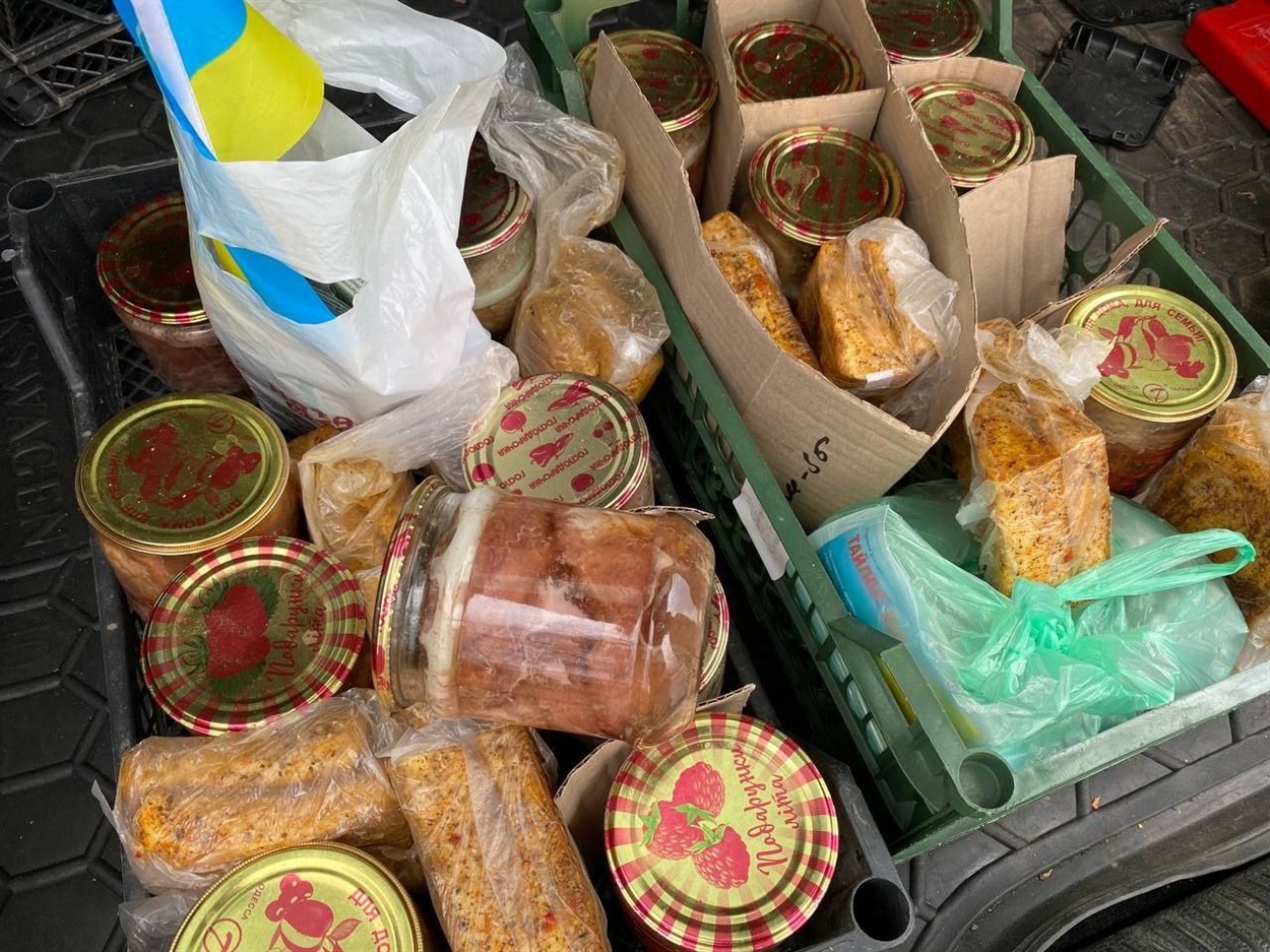 Перша партія тушонки вже поїхала до захисників