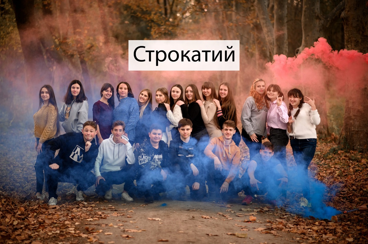 Цьогорічні випускники Біляївської першої школи. Фото 2021 року