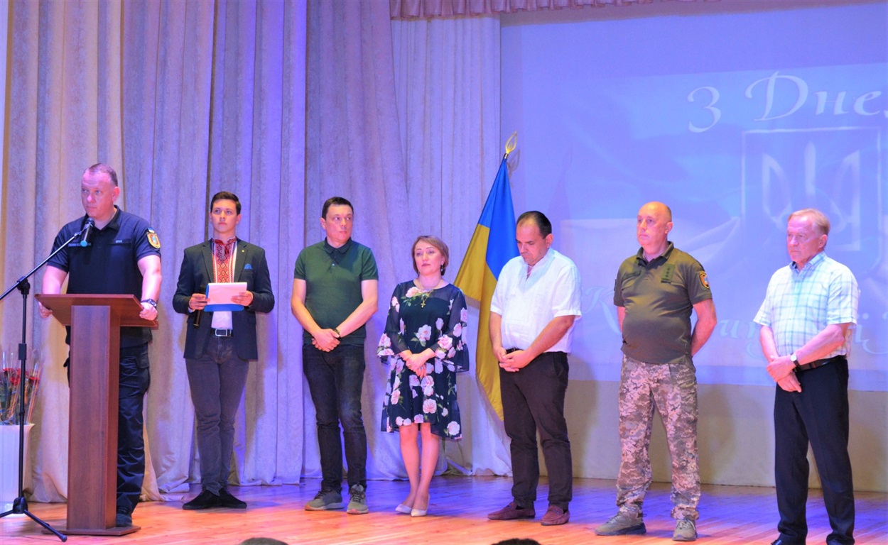 На фото: Під час церемонії нагородження до Дня Конституції, Біляївка. Народний депутат України  Сергій Колебошин, начальник Одеської районної військової адміністрації Юрй Крук, голова Одеської районної ради Віталій Барвиненко, Біляївський міський голова Михайло Бухтіяров