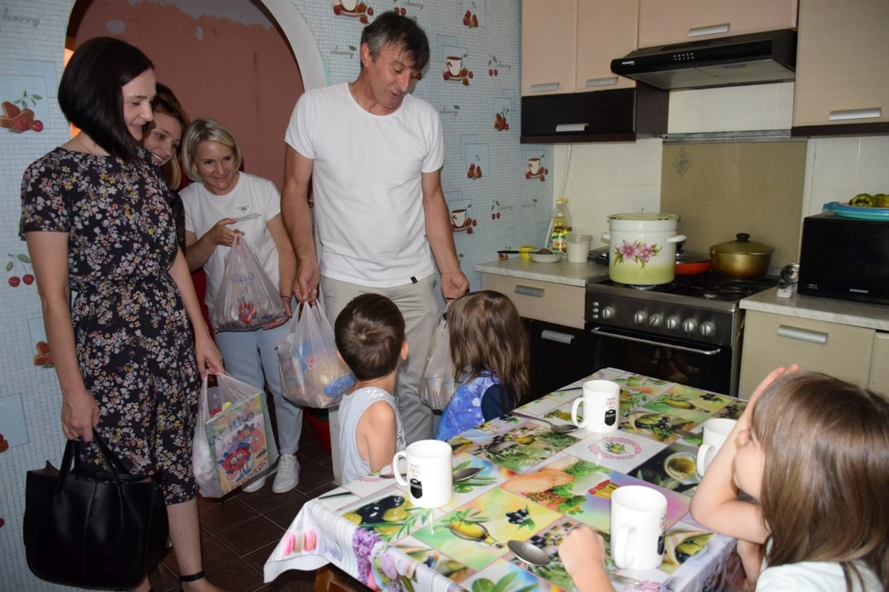 Представники Біляївської міської ради відвідали дитячий будинок сімейного типу