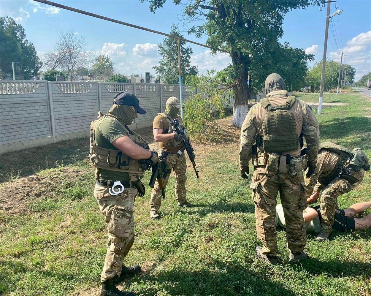 Правоохоронці викрили незаконну схему переправлення  чоловіків за кордон 