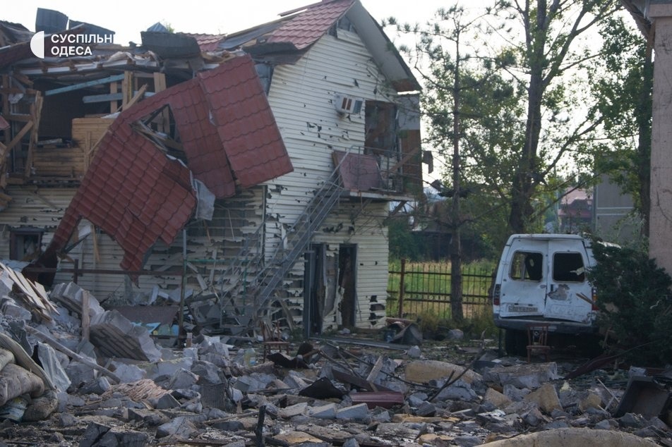 Насдідки обстрілу у Затоці
