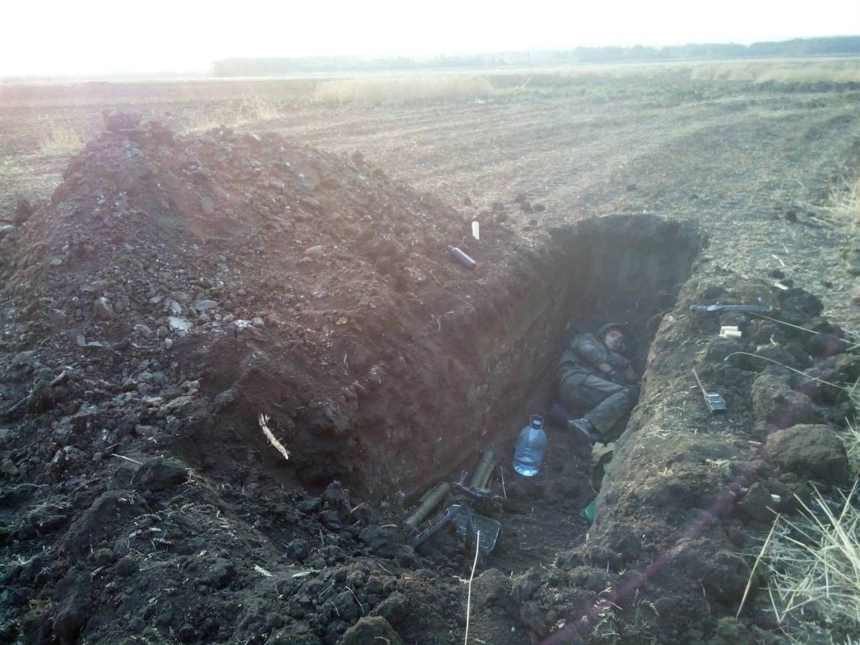 Переважно українські військові як раз і живуть в полях та посадках, навіть без порад деяких "доброзичливців"