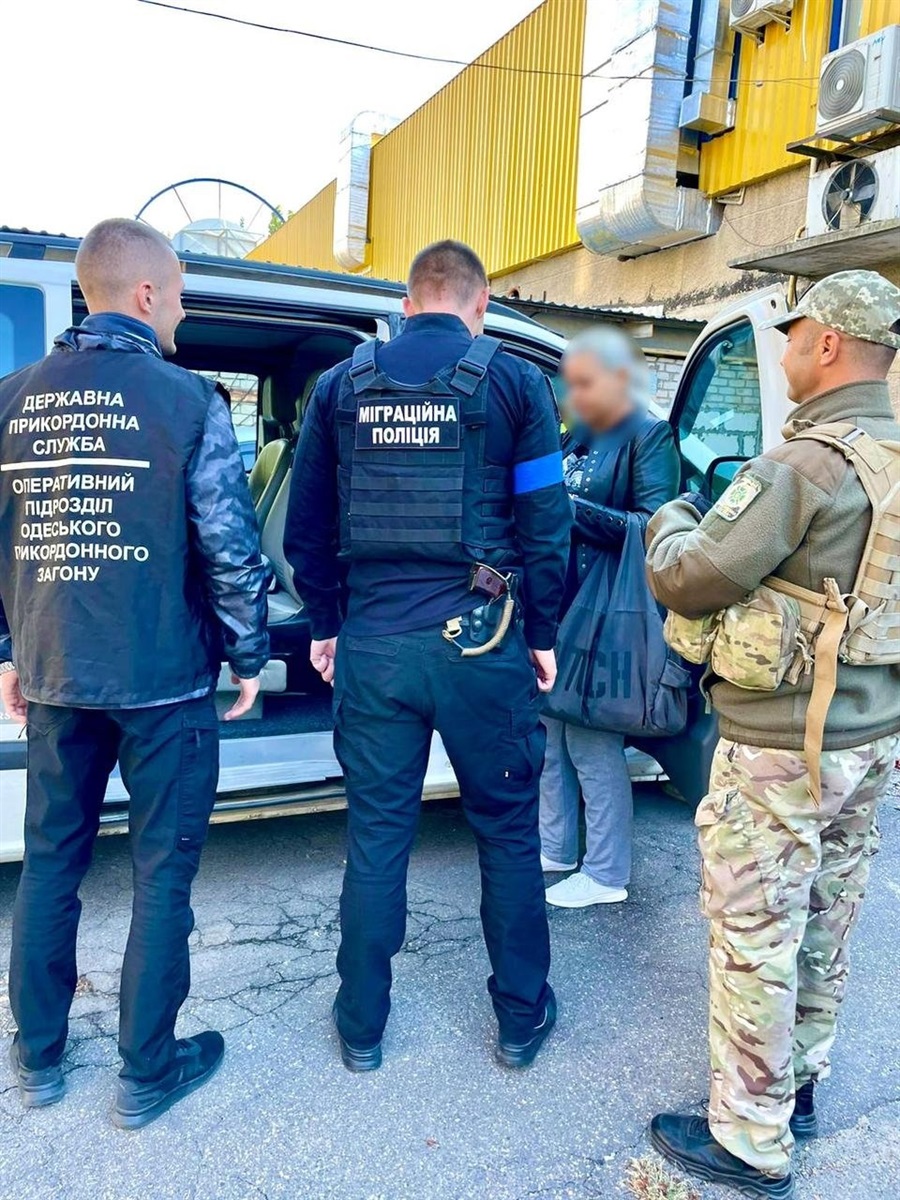 Затриману підозрюють у торгівлі людьми