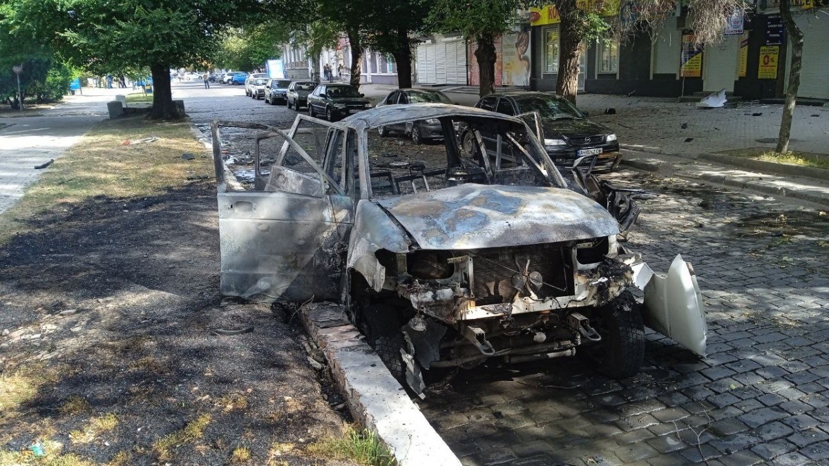 Підірваний автомобіль Артема Бардіна. Фото окупаційної адміністрації міста