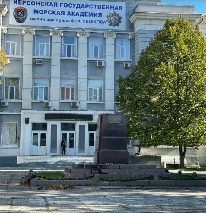 Тут був пам'ятник Суворову в Херсоні
