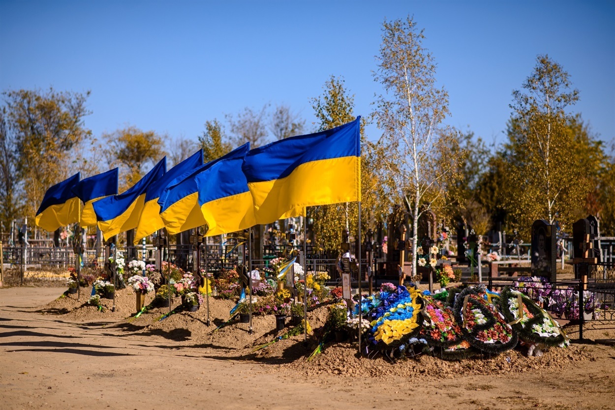 Алея слави загиблих захисників на Шевченковському кладовищі, Біляївка