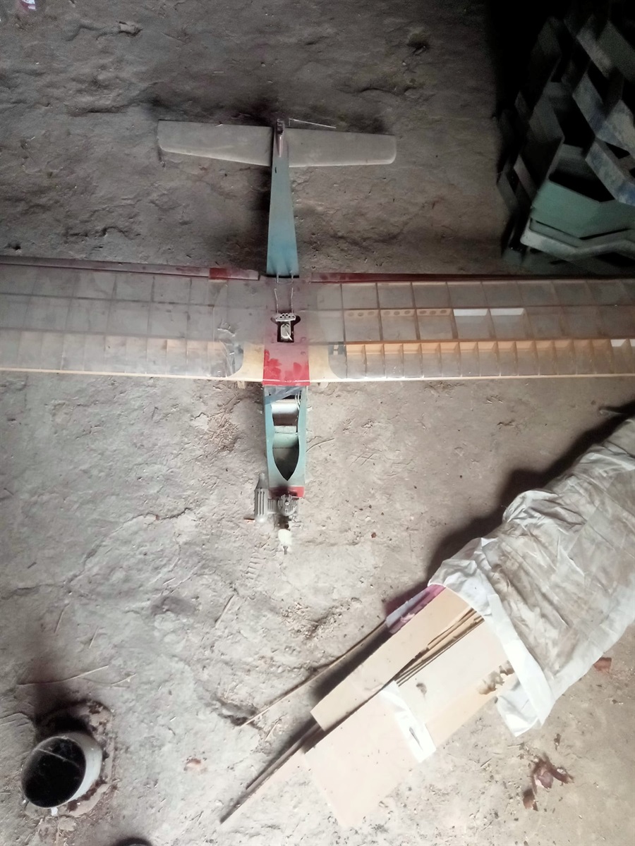 Літак, який сконтруював Сергій Будан. Розмах крил - 2 метри