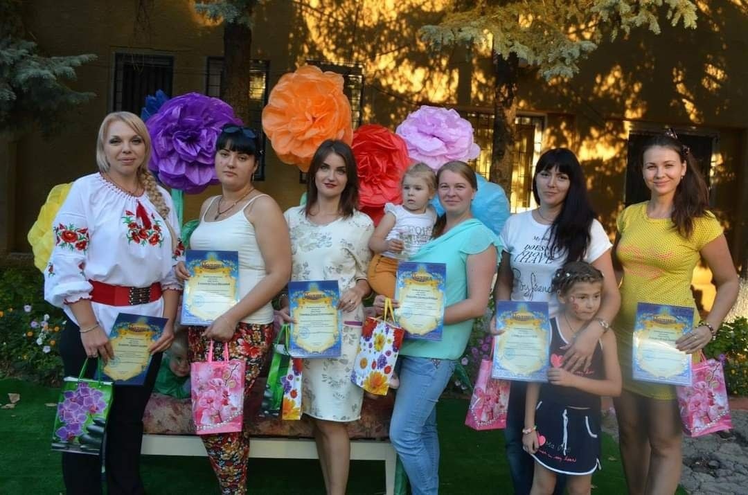 І ми провели перше родинне свято, на якому мали змогу виступати діти громади 
