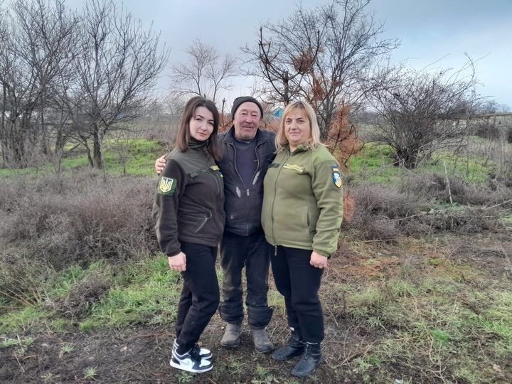 біляївські волонтери з дядьком Миколою