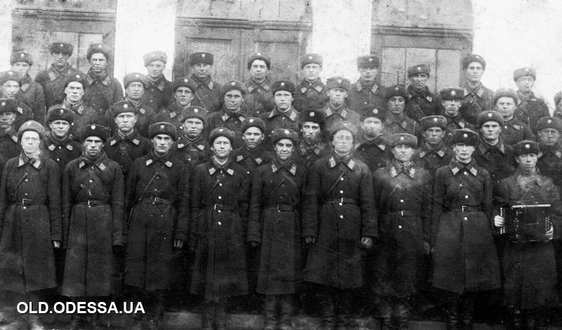 Загін міліції, охорона водопровідної станції "Дністер". 1939 р.