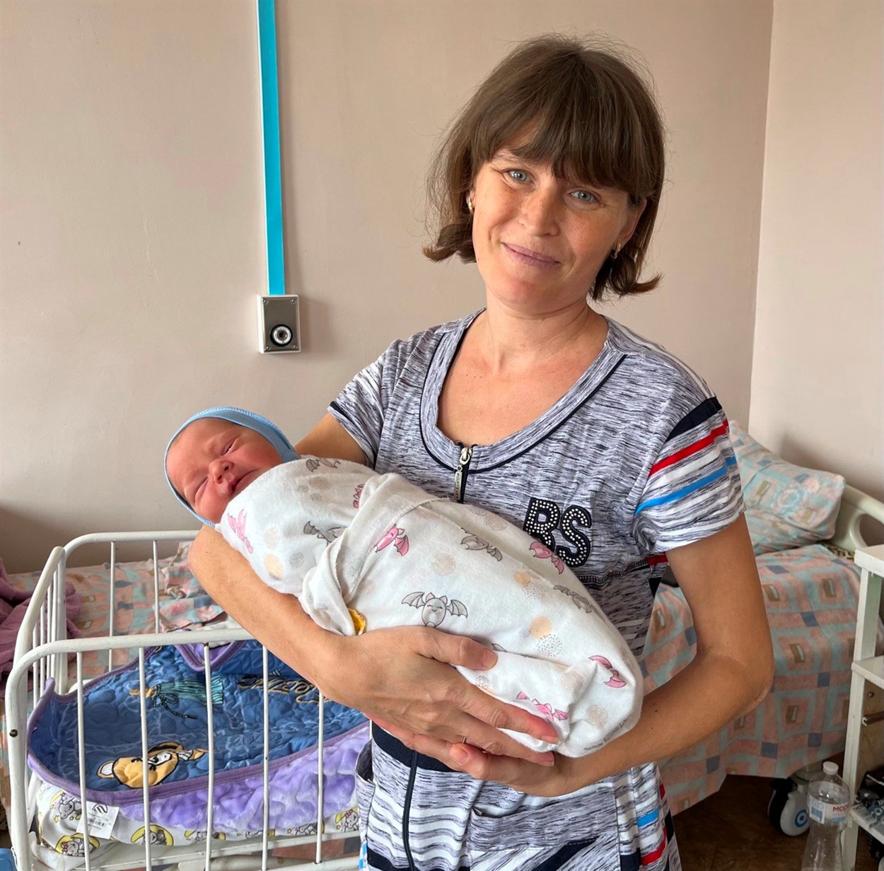 Хлопчик Сашко з мамою у пологовому відділенні