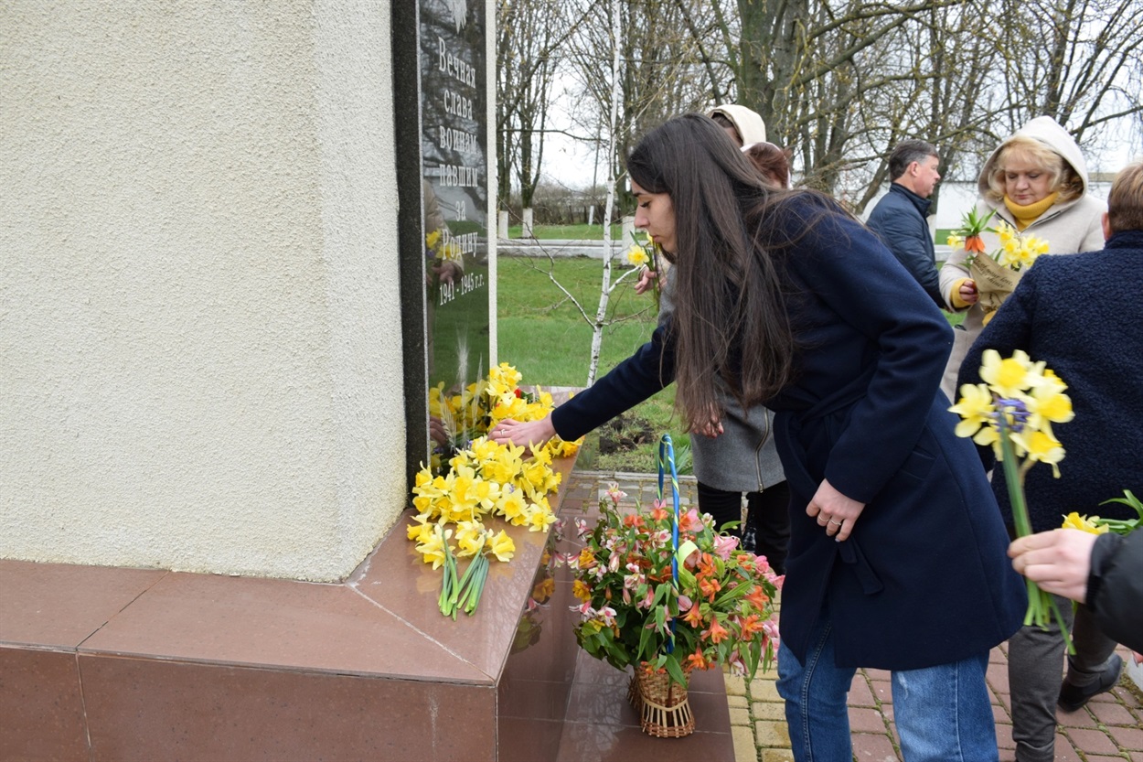 День визволення Біляївської громади від румунсько-фашистської окупації 2023, покладання квітів