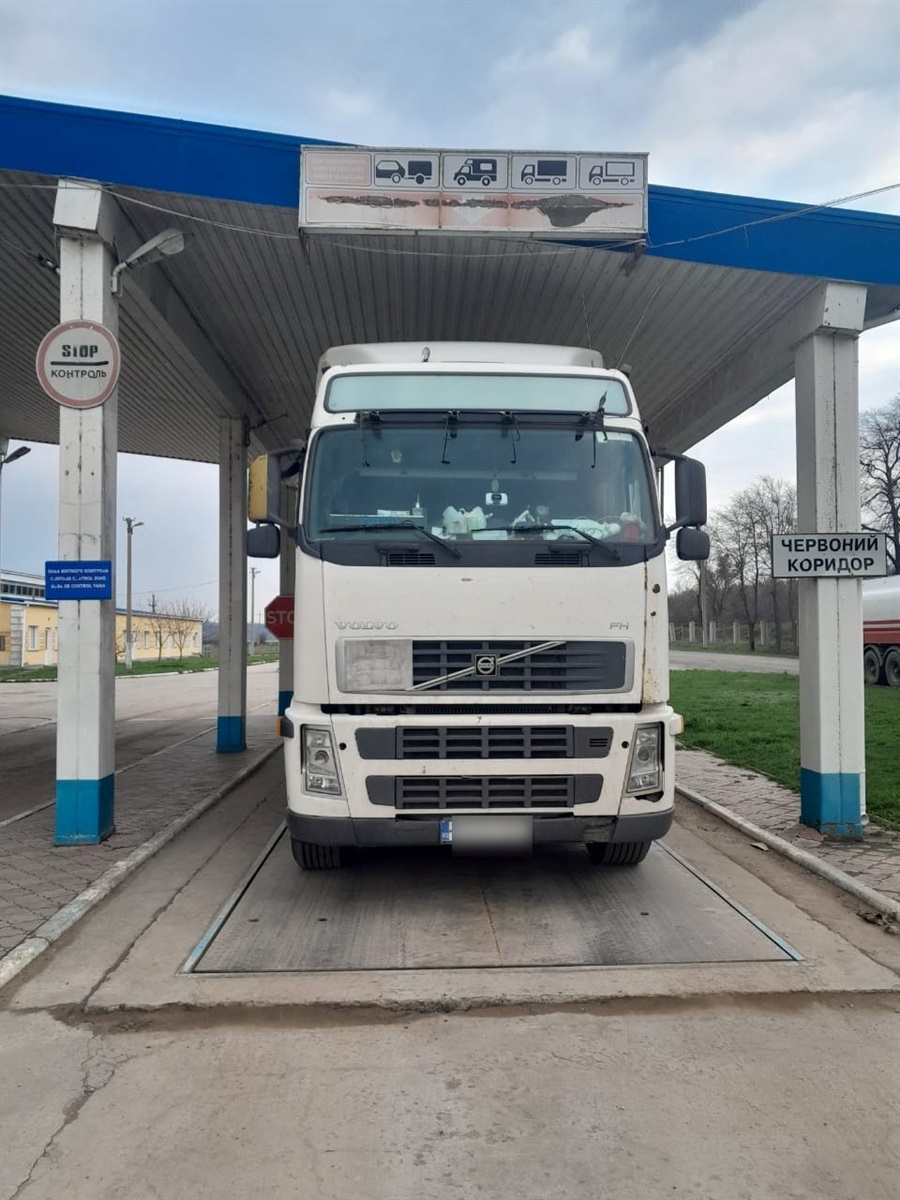 Чоловік перевозив предмети у вантажівці