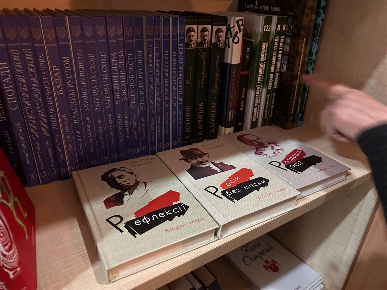 У книгарні-кав'ярні в Одесі на Катерининській 77