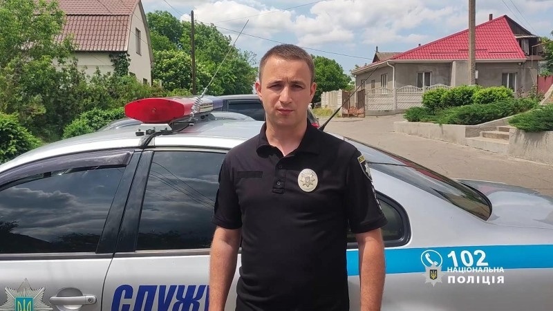 Поліцейський врятував водія з палаючого авто Одещина