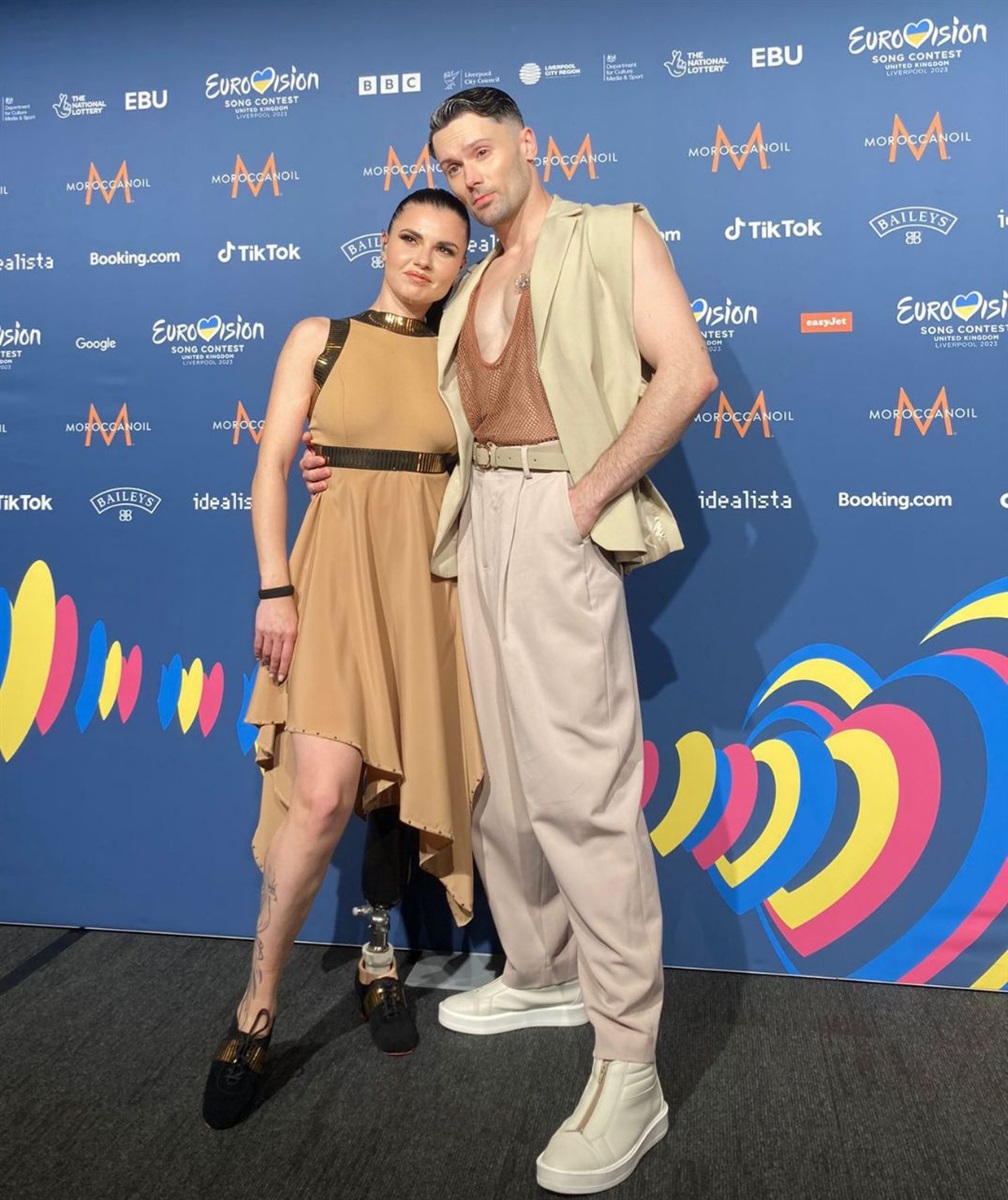 Карина Стащищак та її партнер Jake Leigh на Євробаченні 