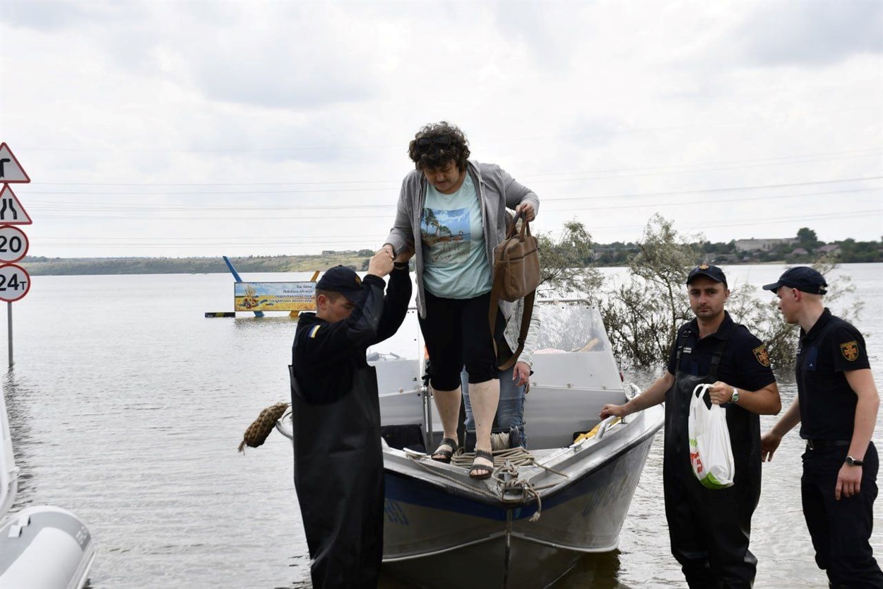 Одеські водолази-рятувальники під час евакуації мешканців Херсону