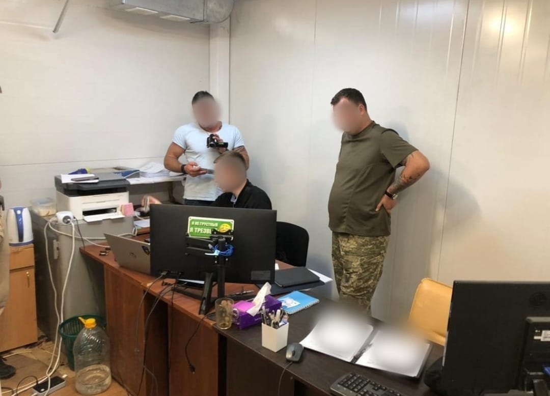 Бухгалтер військової частини привласнив 10 млн виплат військових, Одещина,
