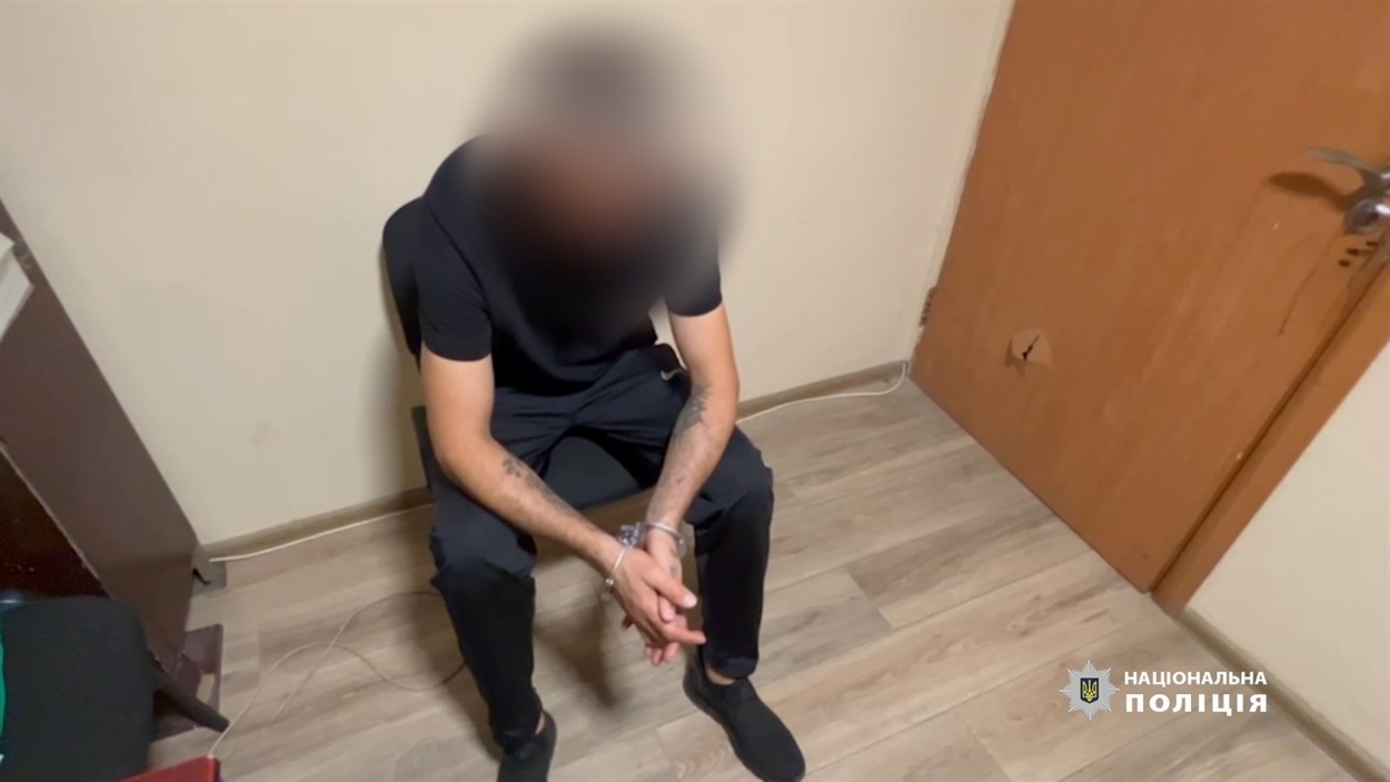 Один з чоловіків, якого підозрюють у пограбуванні квартири, Одеса 